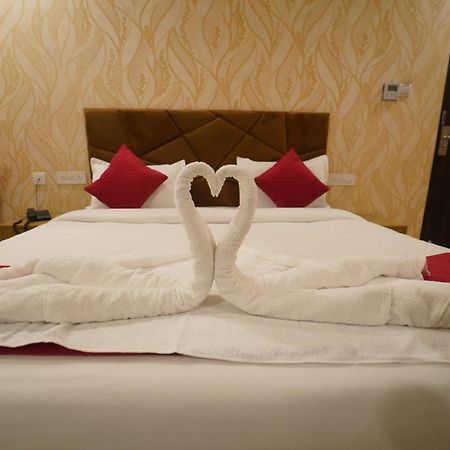 Hotel Crown Ceremonies Faridabad Exterior foto