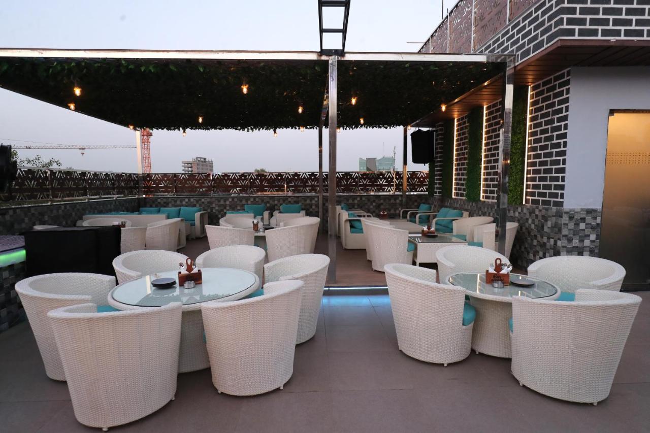 Hotel Crown Ceremonies Faridabad Exterior foto