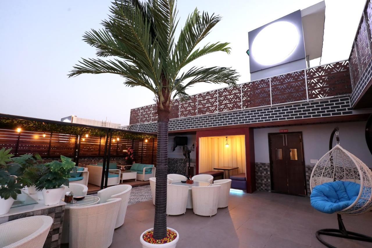 Hotel Crown Ceremonies Faridabad Exterior foto