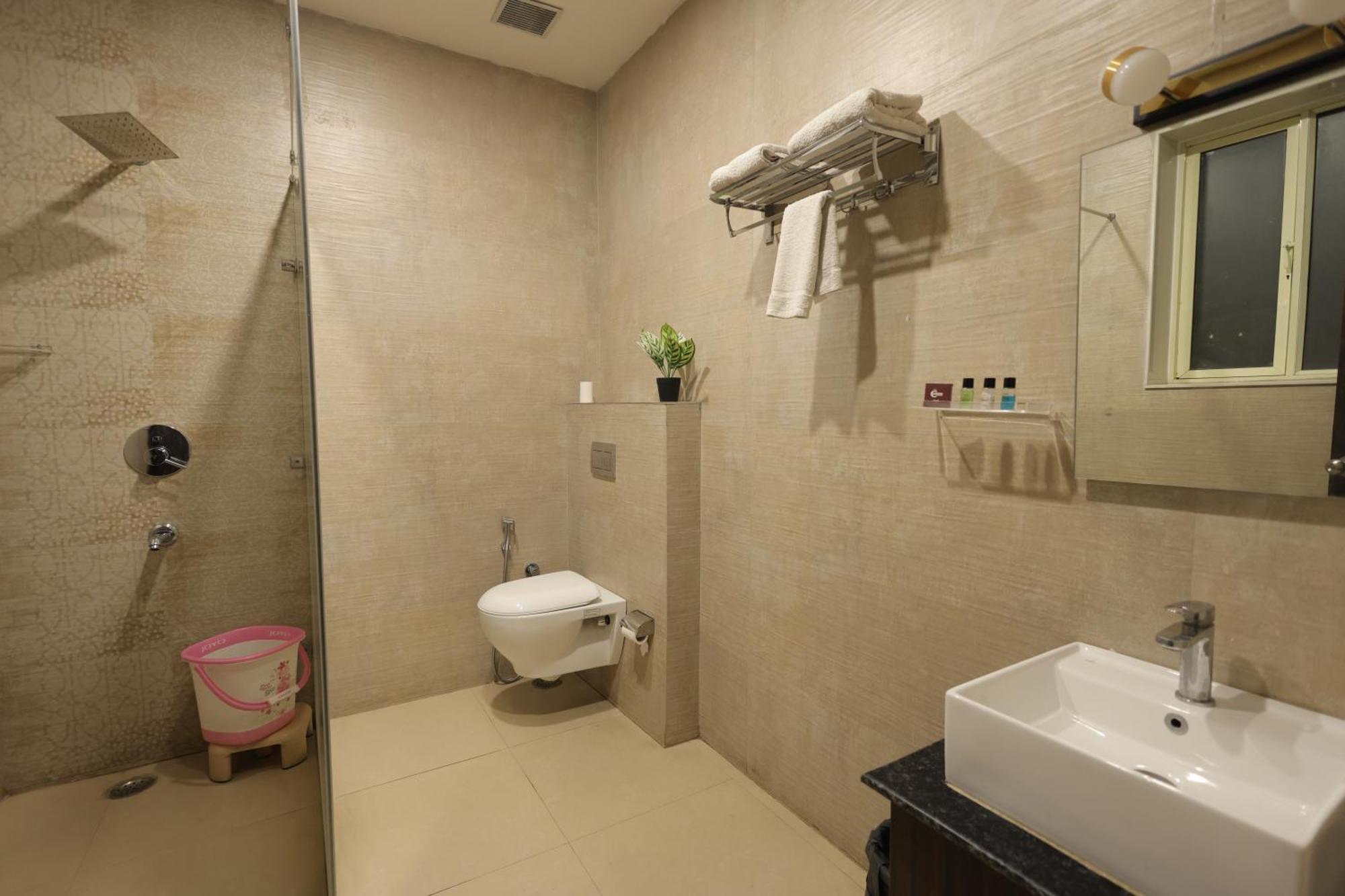 Hotel Crown Ceremonies Faridabad Exterior foto