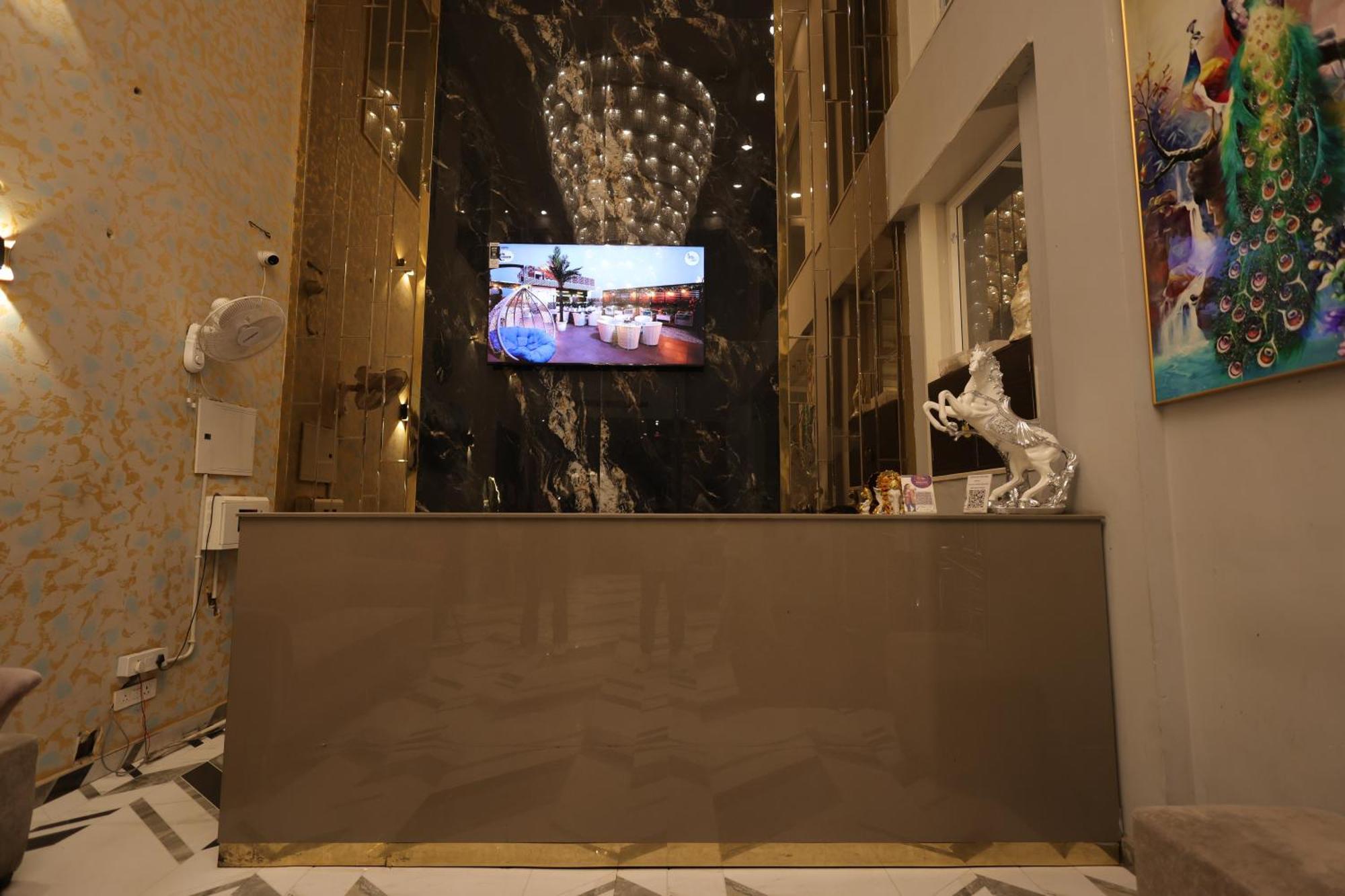 Hotel Crown Ceremonies Faridabad Exterior foto